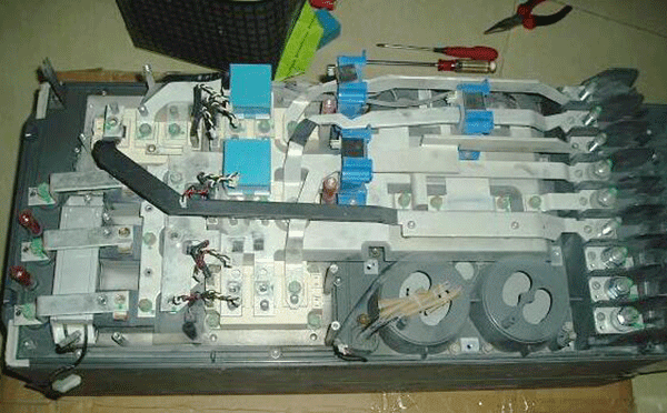 變頻器常見故障原因及處理方法——西安泰富西瑪電機(jī)(西安西瑪電機(jī)集團(tuán)股份有限公司)官方網(wǎng)站 變頻器常見故障原因及處理方法——西安泰富西瑪電機(jī)(西安西瑪電機(jī)集團(tuán)股份有限公司)官方網(wǎng)站