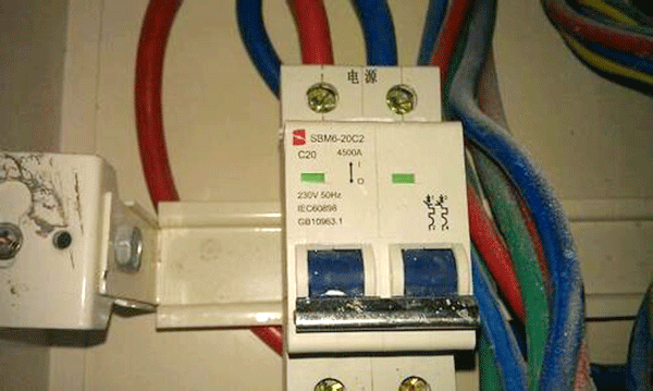 漏電保護裝置是造成西安西瑪電機頻繁燒毀的原因。