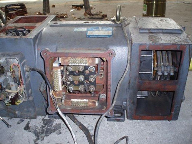 圖為一臺用了很久的西安西瑪電機有限公司生產(chǎn)的ZTP型鐵路機車動車用直流輔助電機 圖為一臺用了很久的西安西瑪電機有限公司生產(chǎn)的ZTP型鐵路機車動車用直流輔助電機